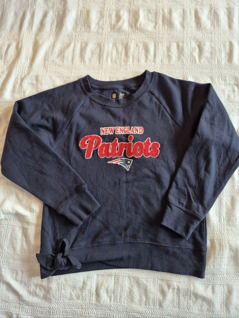 New England Patriots girls size 10/12 navy blue long sleeve sweatshirt NWOT
